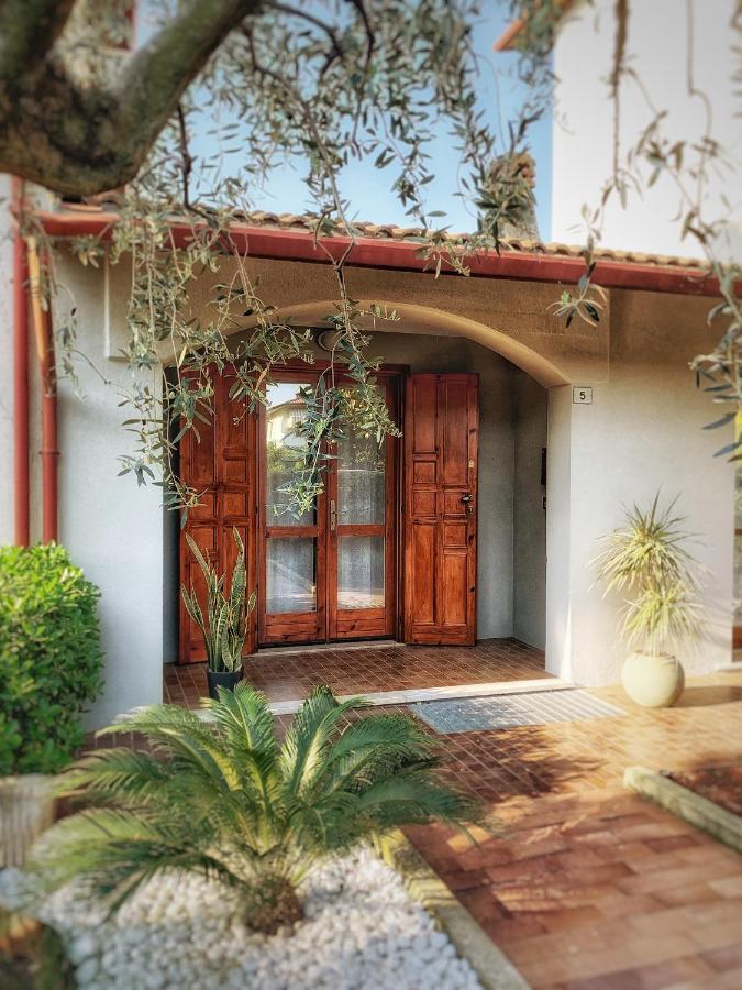 Appartamento Casa Emilia 西尔米奥奈 外观 照片
